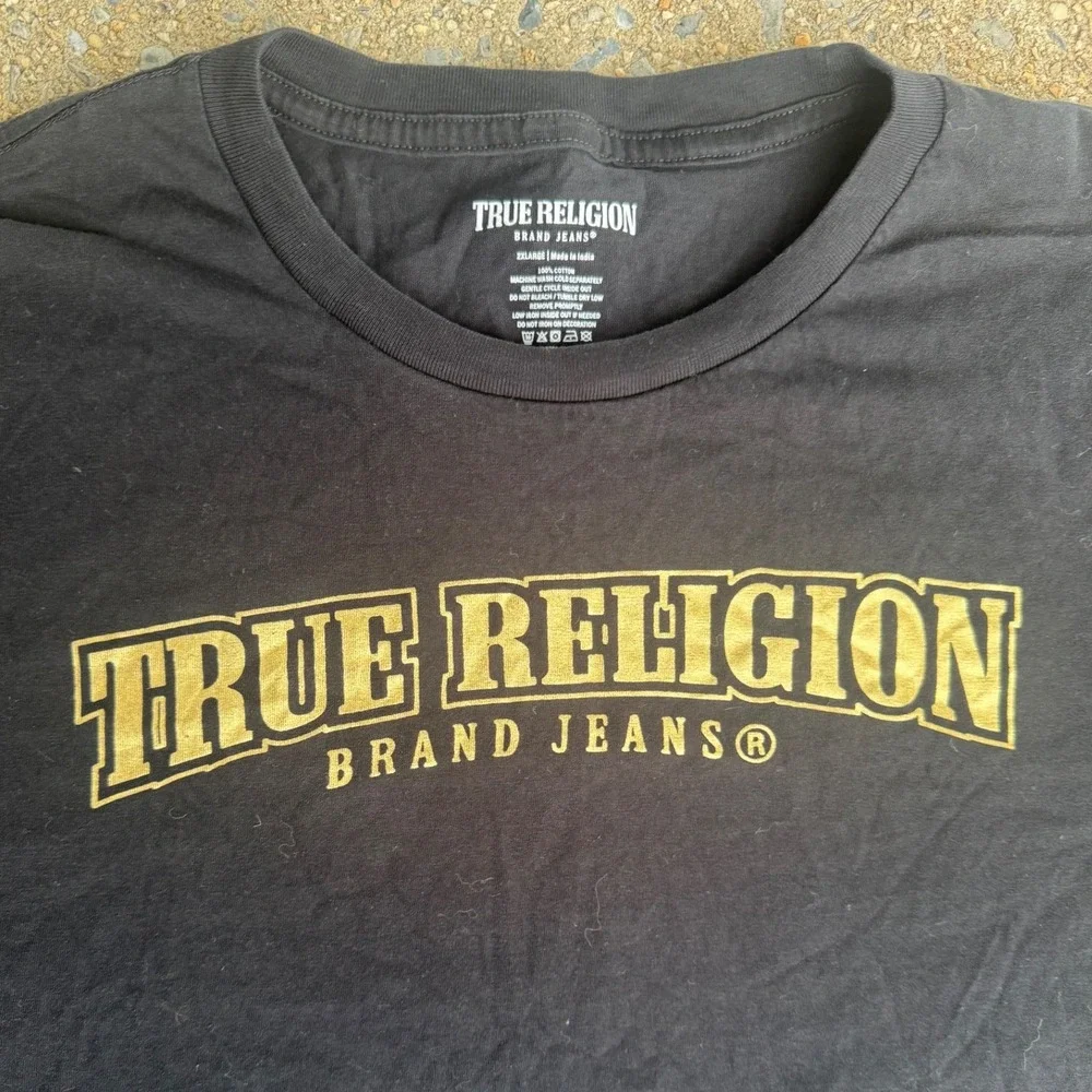 True Religion Mens T-Shirt 2XL Black Gold Logo Graphic Short Sleeve Cotton Tee